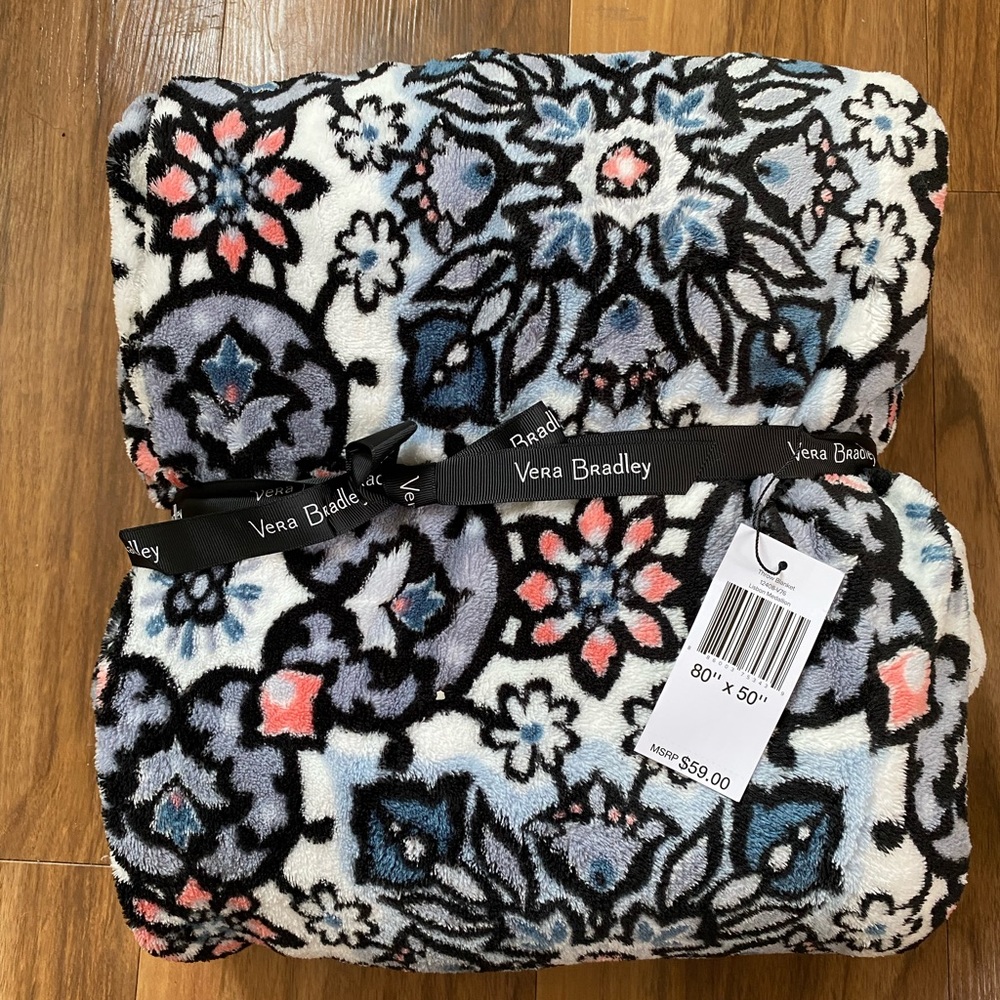 NWT Vera Bradley Throw Blanket